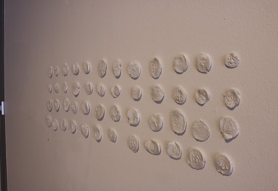 Verkið "Thumbs-ups" í Edinborgarhúsinu.